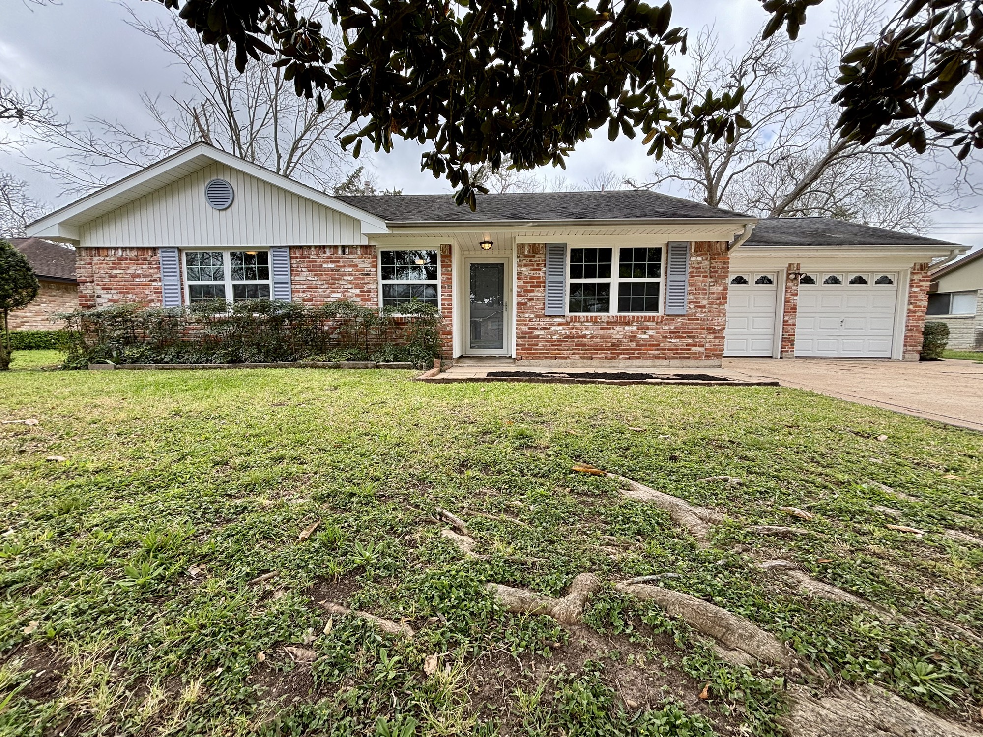 121 Dogwood Street Lake Jackson TX 77566
