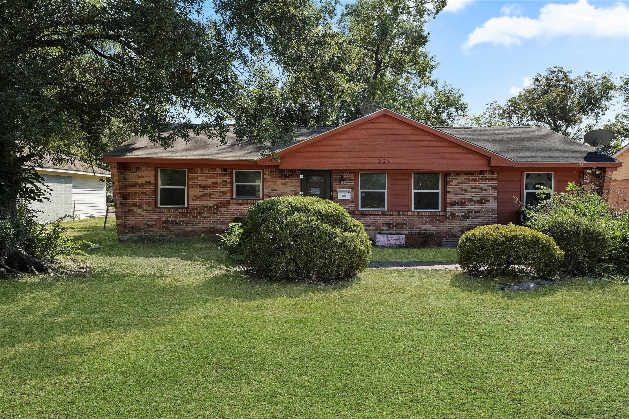 226 Victoria Drive Houston TX 77022