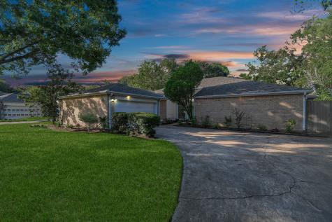 1542 Wood Lodge Drive Houston TX 77077