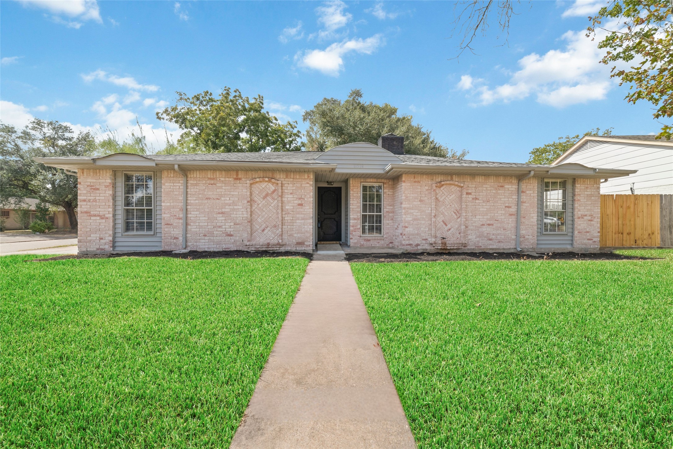 11518 Lansbury Drive Houston TX 77099