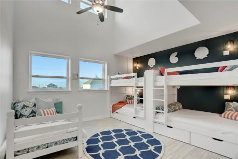 18419 E De Vaca Galveston TX 77554