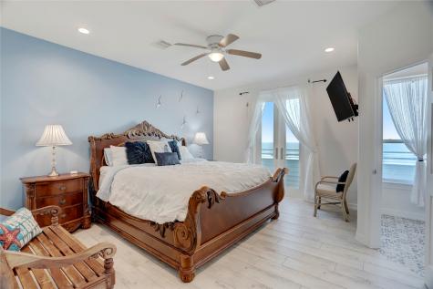 18419 E De Vaca Galveston TX 77554