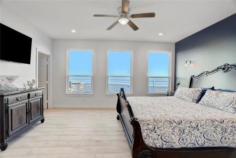 18419 E De Vaca Galveston TX 77554