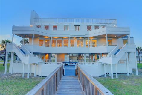 18419 E De Vaca Galveston TX 77554