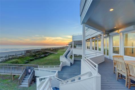 18419 E De Vaca Galveston TX 77554