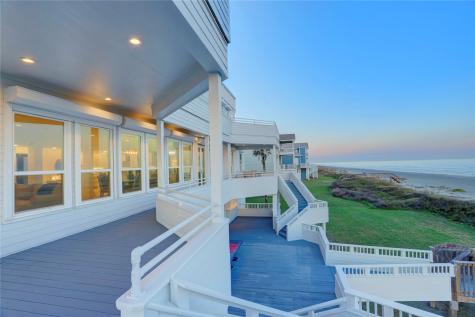 18419 E De Vaca Galveston TX 77554
