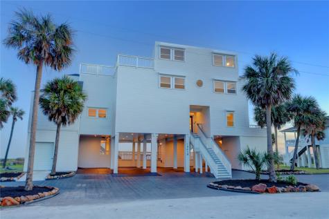 18419 E De Vaca Galveston TX 77554