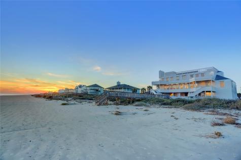 18419 E De Vaca Galveston TX 77554