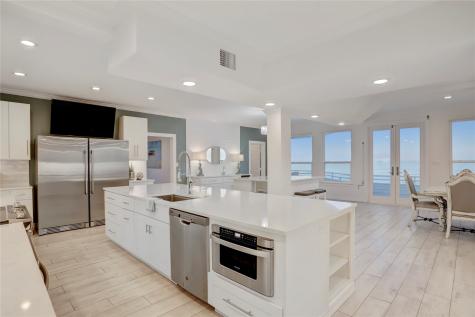 18419 E De Vaca Galveston TX 77554