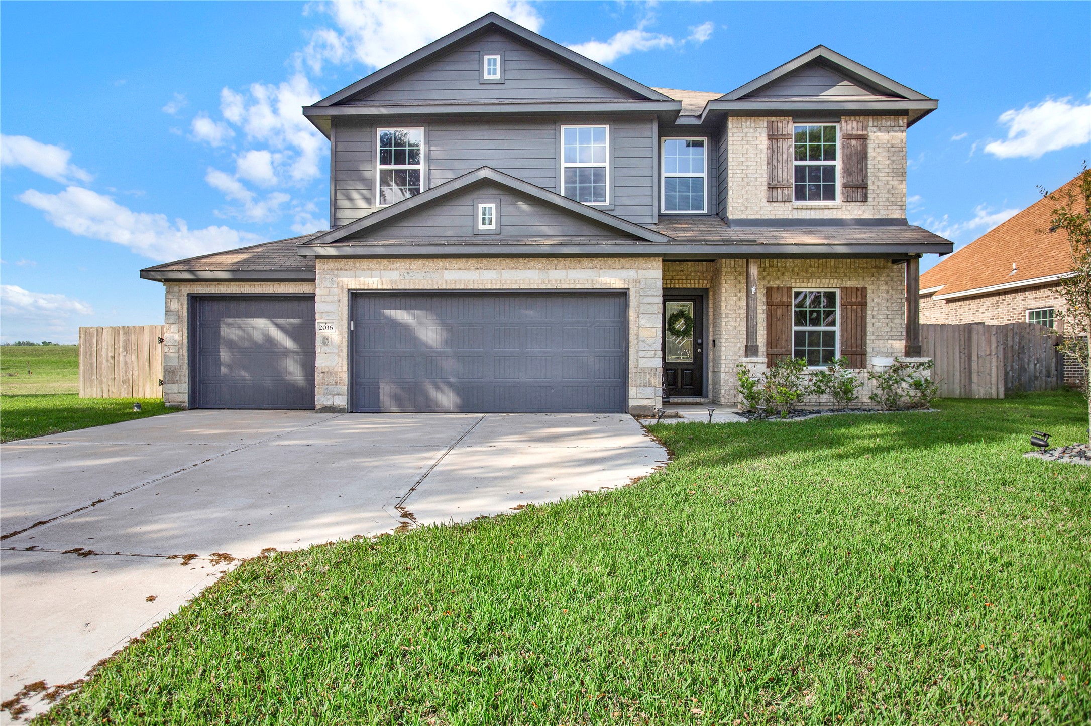 2036 Twin Lakes Boulevard West Columbia TX 77486