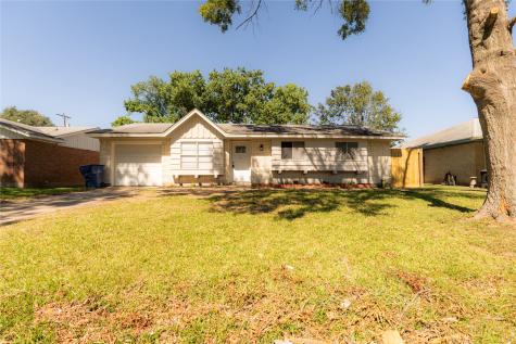 2922 15th Avenue N Texas City TX 77590
