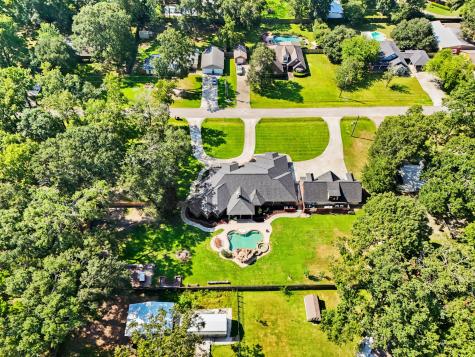 199 Holly Lane New Caney TX 77357