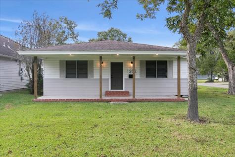 1202 Wagner Street Port Neches TX 77651