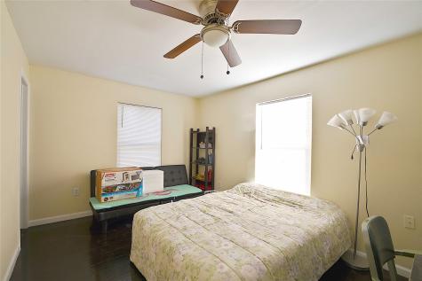 5811 Eastwood Street Houston TX 77021