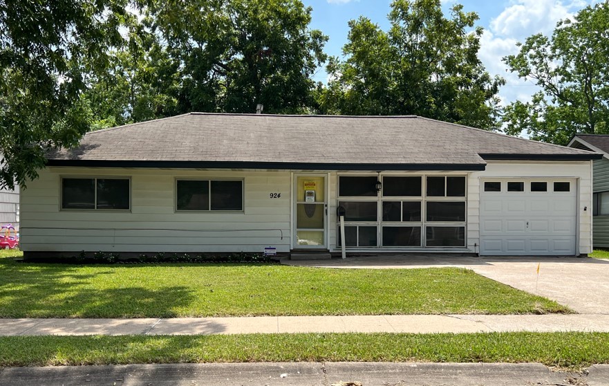 924 Valerie Avenue Pasadena TX 77502