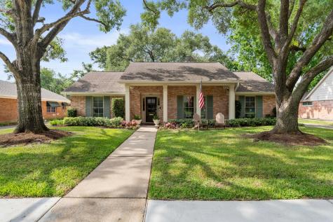 8015 Skyline Drive Houston TX 77063