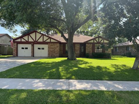 229 Petunia Street Lake Jackson TX 77566