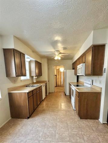 1331 Castle Glen Drive Houston TX 77015