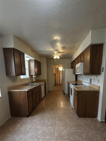 1331 Castle Glen Drive Houston TX 77015