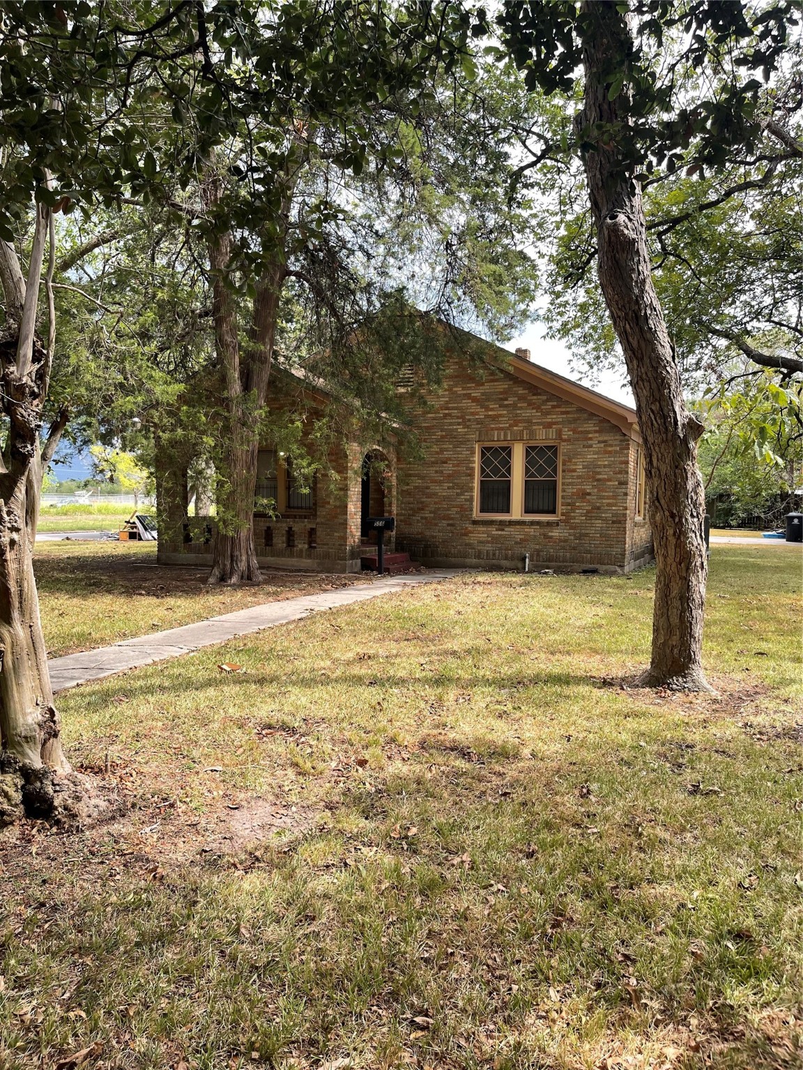 8556 N Bayou Drive Houston TX 77017
