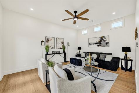 5617 Val Verde Street Houston TX 77057