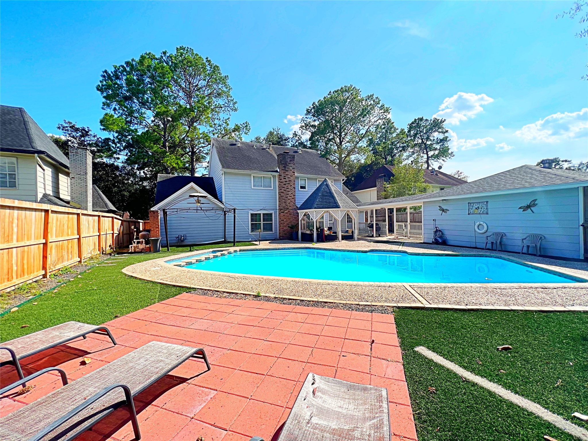 2006 Roanwood Drive Houston TX 77090