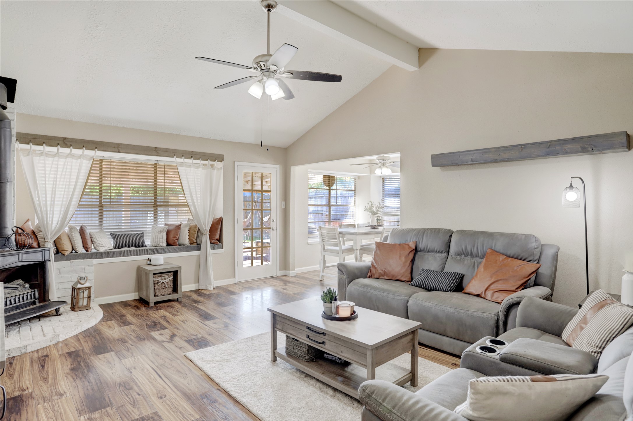 16606 Blackhawk Boulevard Friendswood TX 77546