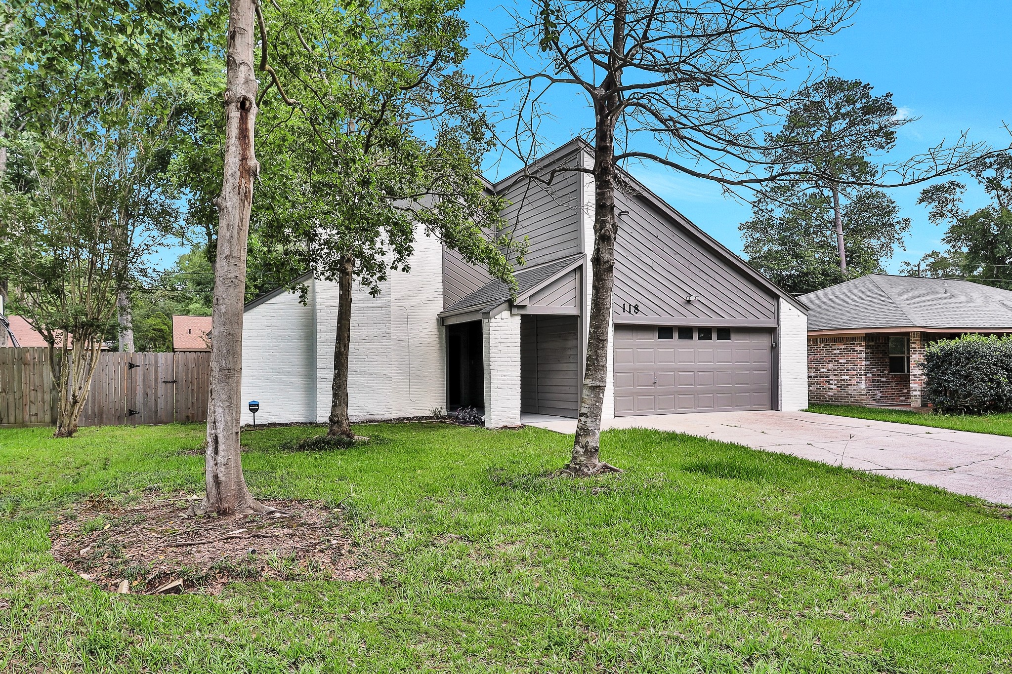 118 Foster Oaks Drive Conroe TX 77301