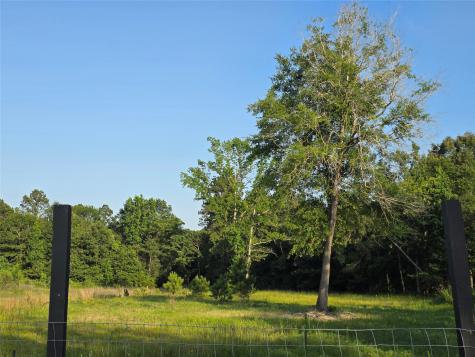 1322 Road 5263 Cleveland TX 77327