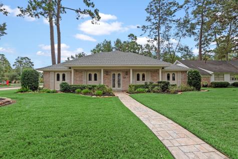 1926 Twin Springs Drive Kingwood TX 77339
