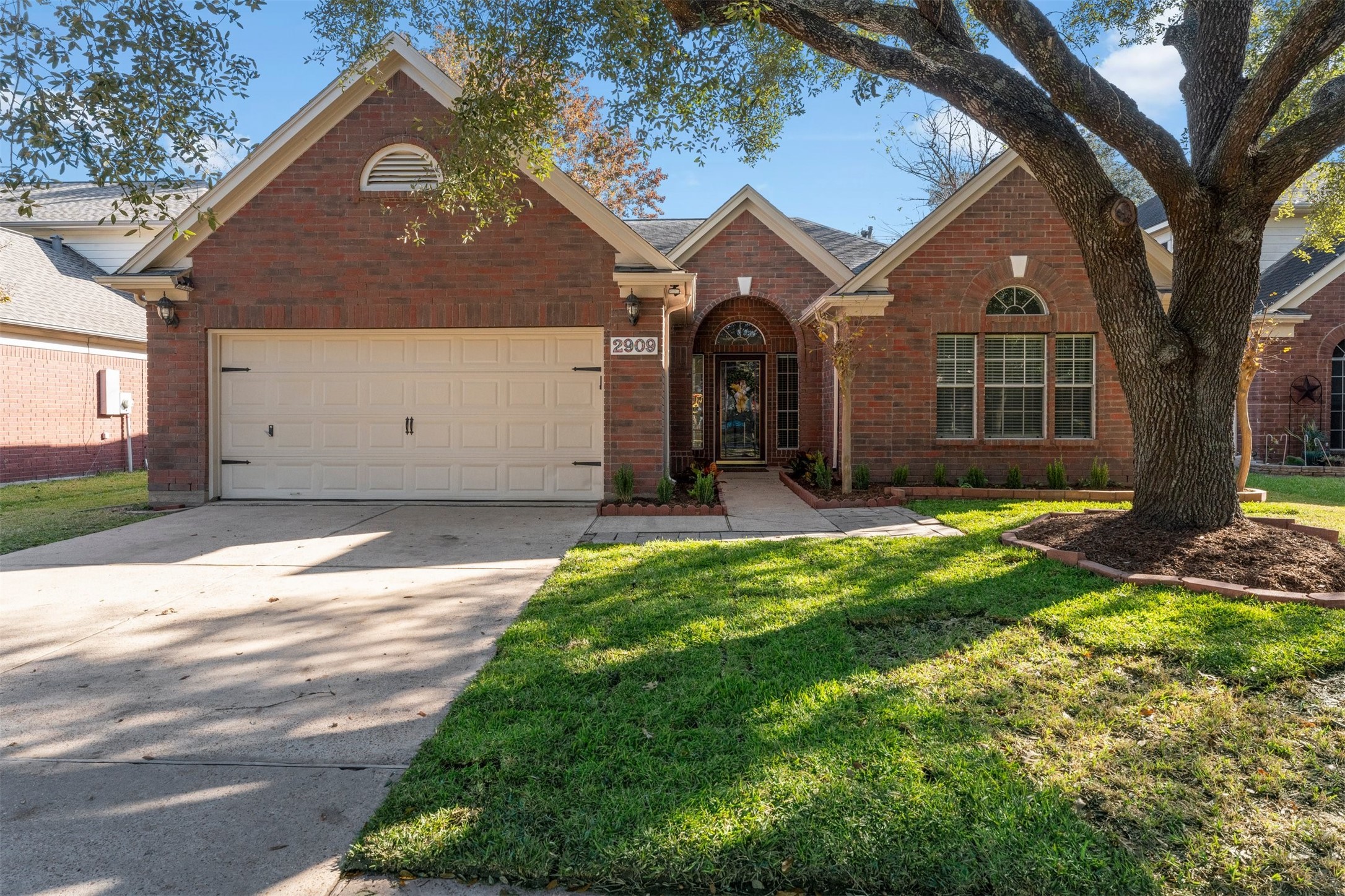 2909 Veva Drive Pearland TX 77584
