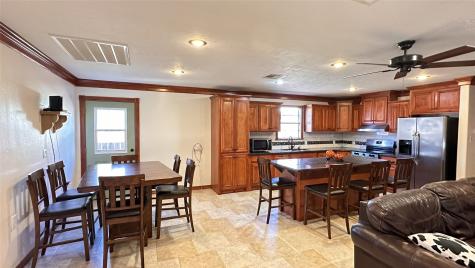 404 N Wilson Street Madisonville TX 77864