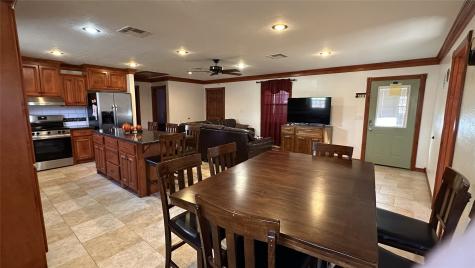 404 N Wilson Street Madisonville TX 77864