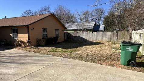 404 N Wilson Street Madisonville TX 77864