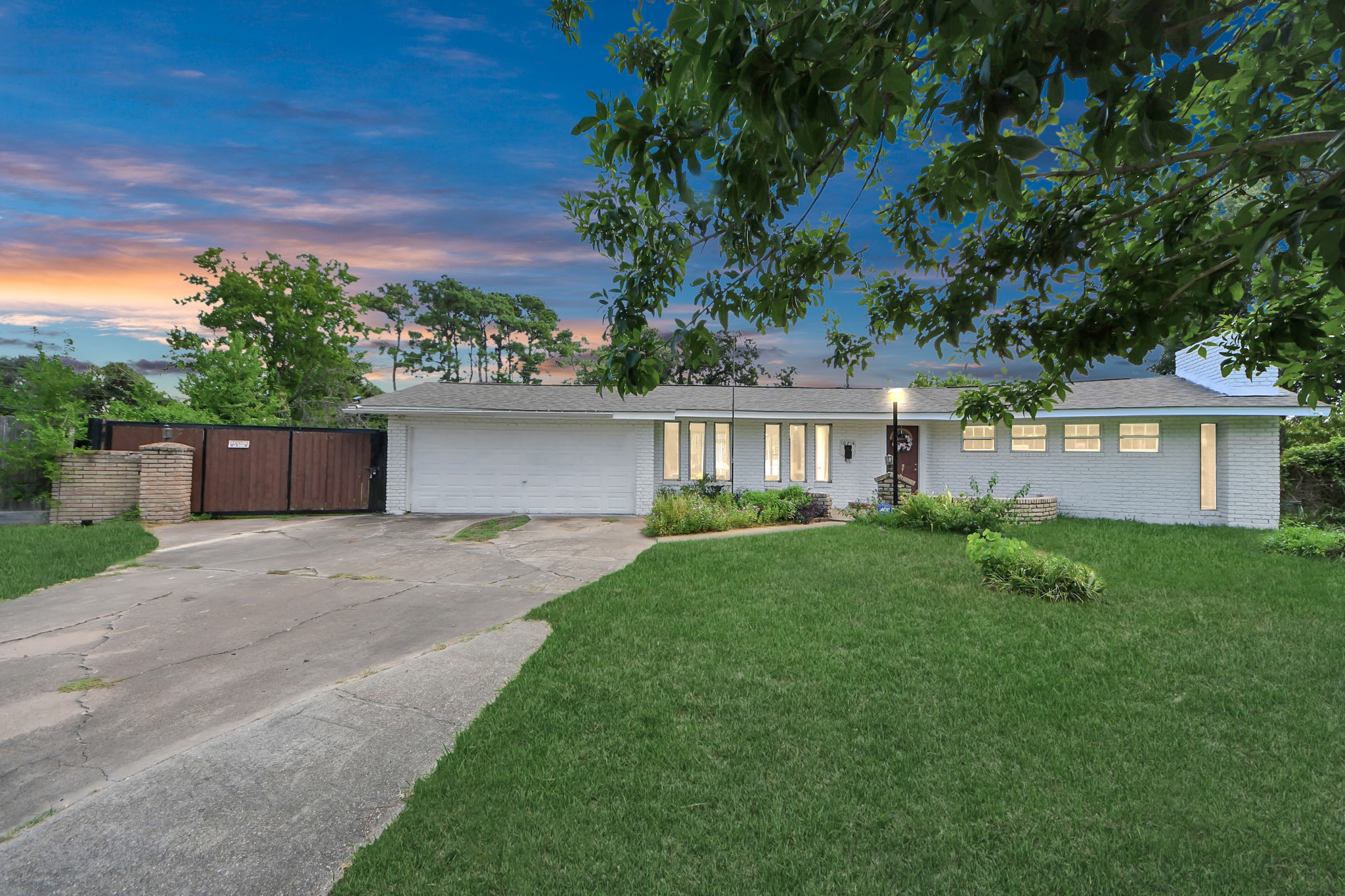 10214 Moorberry Lane Houston TX 77043