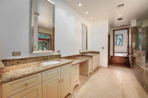 206 Rolling Hill Drive La Grange TX 78945