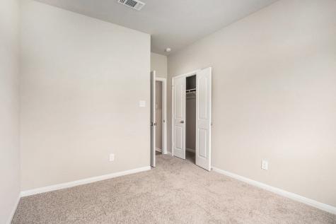 2102 Twin Lakes Boulevard West Columbia TX 77486