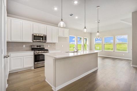 2102 Twin Lakes Boulevard West Columbia TX 77486