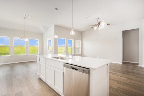 2102 Twin Lakes Boulevard West Columbia TX 77486