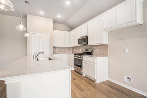 2102 Twin Lakes Boulevard West Columbia TX 77486