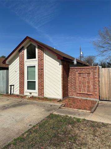 1519 Christa Lane South Houston TX 77587