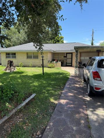 2705 Ammons Street Baytown TX 77521