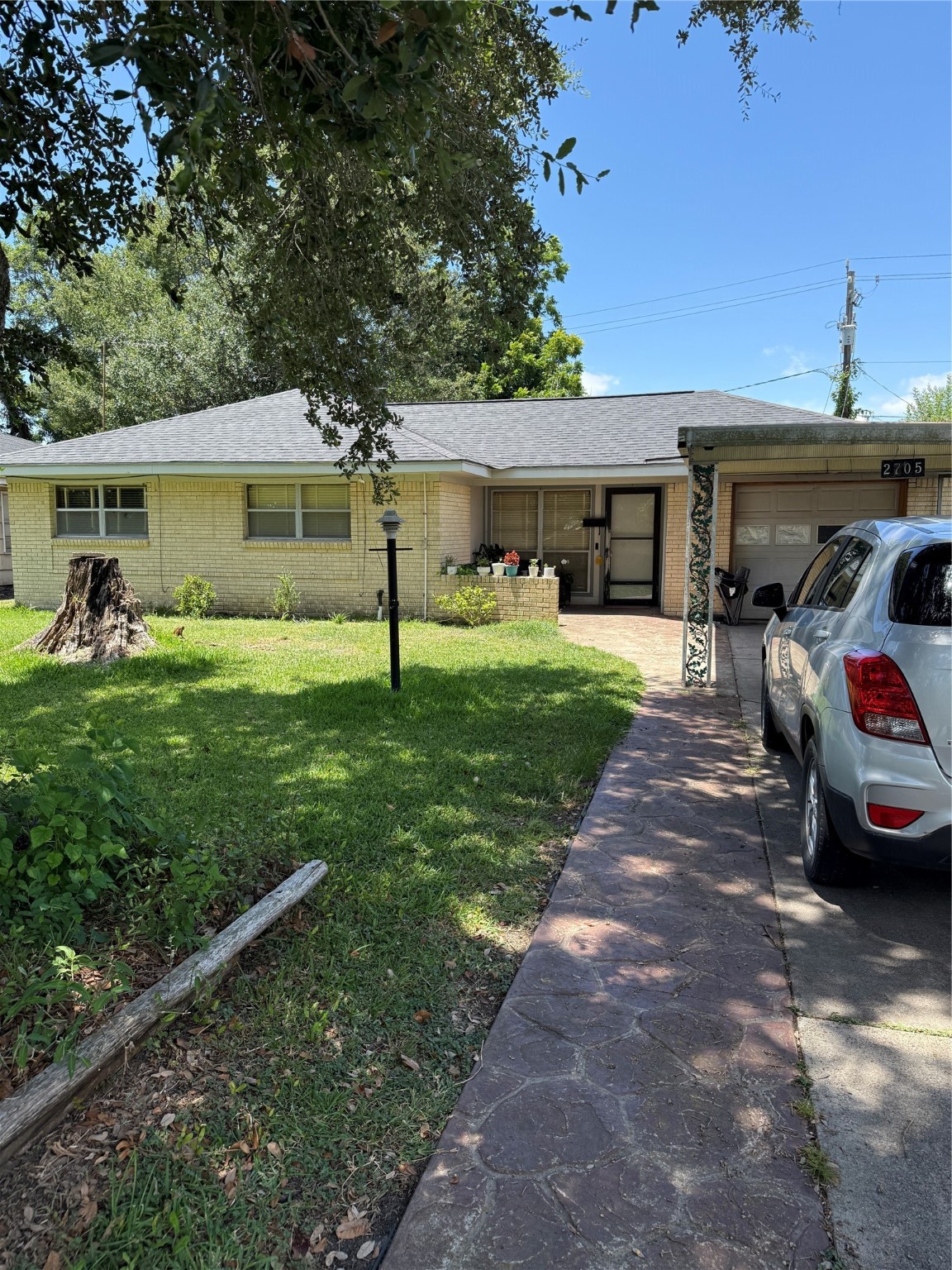 2705 Ammons Street Baytown TX 77521