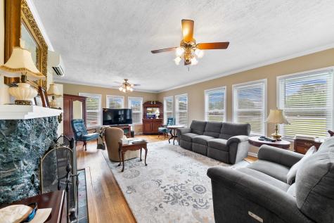 2222 N Main Street Highlands TX 77562
