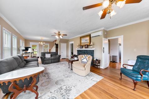 2222 N Main Street Highlands TX 77562