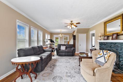 2222 N Main Street Highlands TX 77562