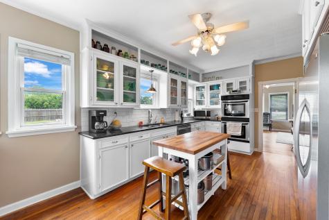 2222 N Main Street Highlands TX 77562