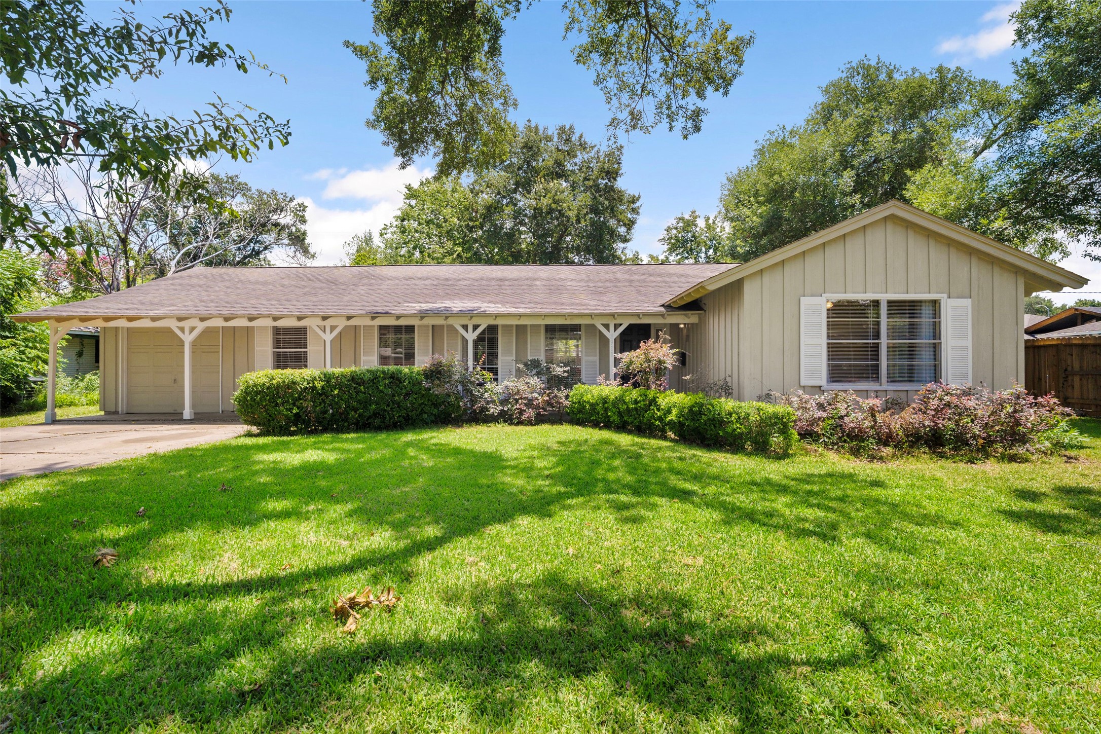 8911 Cadawac Road Houston TX 77074