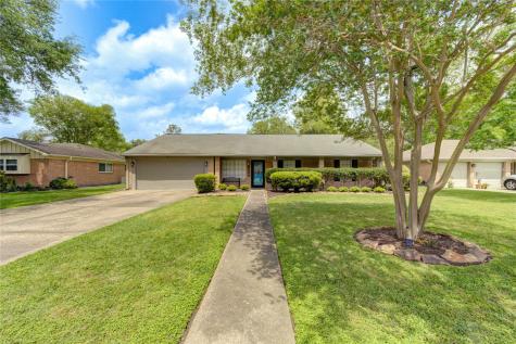 9534 Meadowglen Lane Houston TX 77063