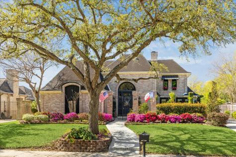 1406 W Brooklake Drive Houston TX 77077